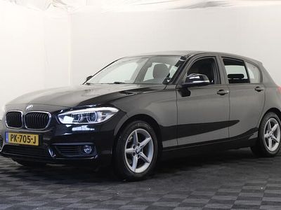 Zwart Occasion 2017 BMW 118 Executive Hatchback | € 10.450 (Eerlijke prijs)