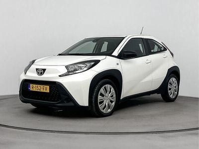 Wit Gebruikt 2022 Toyota Aygo X Play SUV | € 16.945 (Goede deal)