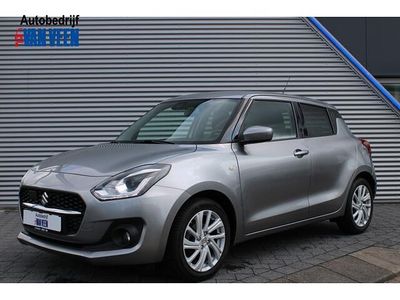 Zilver, metallic lak Gebruikt 2021 Suzuki Swift Hatchback | € 14.945 (Eerlijke prijs)