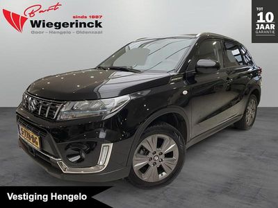 Zwart (metallic) Occasion 2023 Suzuki Vitara SUV | € 23.949 (Eerlijke prijs)