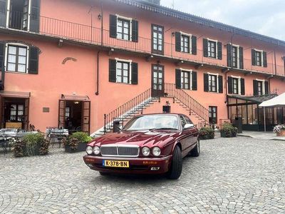Rood Occasion 1996 Daimler Double Six Serie 1 Sedan | € 22.900