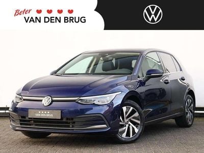 Blauw (metallic) Gebruikt 2021 VW Golf VII Style Hatchback | € 23.800 (Eerlijke prijs)