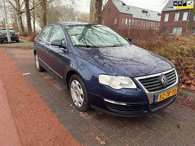 Blauw Occasion 2006 VW Passat Comfortline Sedan | € 950 (Super prijs)