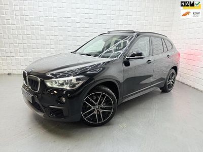 Zwart Occasion 2018 BMW X1 Executive SUV | € 17.749 (Eerlijke prijs)