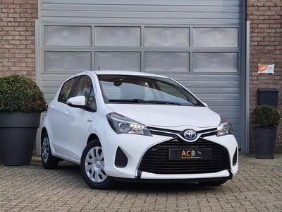 Wit Gebruikt 2015 Toyota Yaris Hatchback | € 12.700 (Eerlijke prijs)