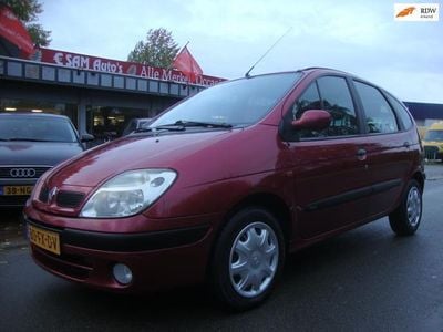 Rood Gebruikt 2000 Renault Scénic MPV | € 1.950 (Eerlijke prijs)