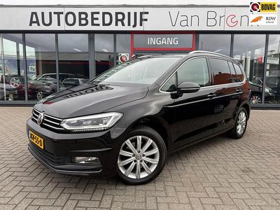 Zwart Occasion 2016 VW Touran Highline MPV | € 18.350 (Eerlijke prijs)