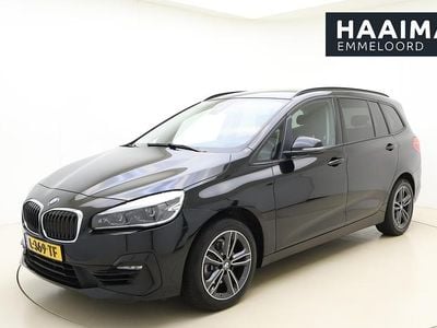 Zwart Occasion 2021 BMW 216 Executive Stationwagen | € 17.445 (Iets duurder)