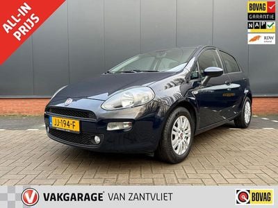 Blauw Gebruikt 2016 Fiat Punto Lounge Hatchback | € 5.995 (Eerlijke prijs)