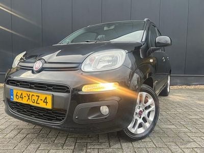 Zwart (metallic) Gebruikt 2012 Fiat Panda Lounge Hatchback | € 3.495 (Eerlijke prijs)