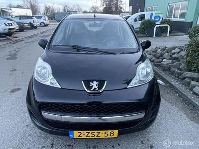 Zwart Gebruikt 2010 Peugeot 107 Hatchback | € 1.950 (Eerlijke prijs)