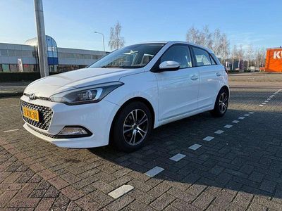 Wit Gebruikt 2014 Hyundai i20 Hatchback | € 5.300 (Eerlijke prijs)