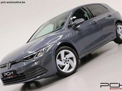 Grijs Occasion 2020 VW Golf Life Sedan | € 29.999 (Iets duurder)