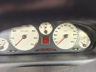 Zwart (metallic) Occasion 2001 Peugeot 607 Sedan | € 1.500