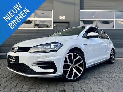 Wit Occasion 2019 VW Golf VII Highline Hatchback | € 17.640 (Goede deal)