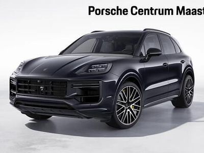Zwart Nieuw 2025 Porsche Cayenne Turbo E-Hybrid SUV | € 264.904 (Duur)