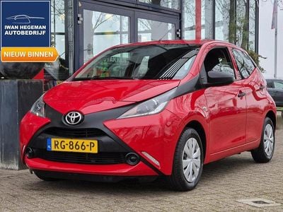 Rood Gebruikt 2017 Toyota Aygo Hatchback | € 8.690 (Goede deal)