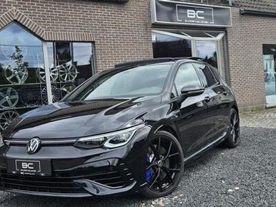 Zwart Occasion 2023 VW Golf VIII R Sedan | € 42.990 (Duur)