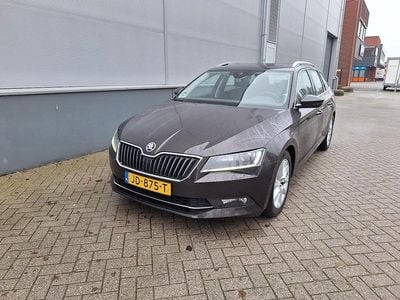 Occasion Skoda Superb Business Line 2016 Bruin (metallic) Stationwagen