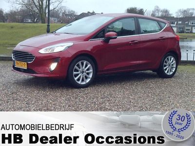 Rood (metallic) Occasion 2017 Ford Fiesta Titanium Hatchback | € 4.999 (Iets duurder)