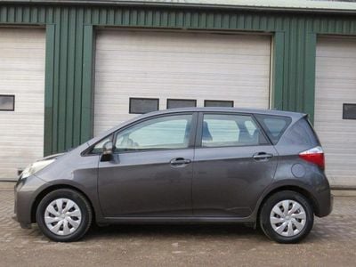 Grijs Occasion 2011 Toyota Verso-S MPV | € 5.450 (Super prijs)