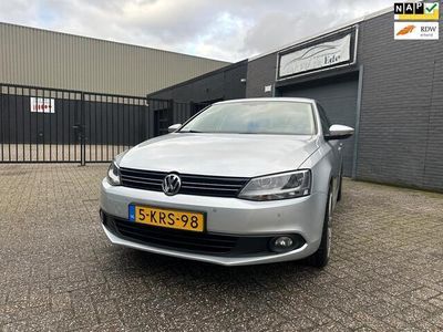 tweedehands VW Jetta 1.6 TDI Comfort Executive Line BlueMotion Clima Cruise Navi PDC LM-Wielen APK NAP.