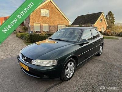 Groen Gebruikt 1999 Opel Vectra Hatchback | € 1.450