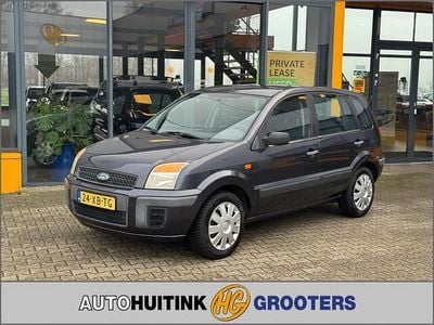 Grijs (metallic) Gebruikt 2007 Ford Fusion SE MPV | € 2.990 (Eerlijke prijs)