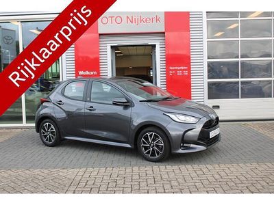 Grijs Gebruikt 2022 Toyota Yaris Edition Hatchback | € 22.900 (Eerlijke prijs)
