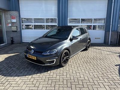 Zwart (metallic) Gebruikt 2015 VW Golf VII GTE Hatchback | € 10.500 (Eerlijke prijs)