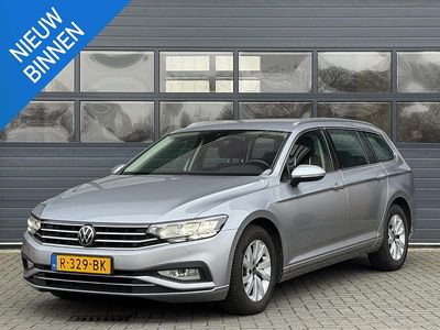 Grijs Occasion 2022 VW Passat Business Stationwagen | € 22.999 (Eerlijke prijs)