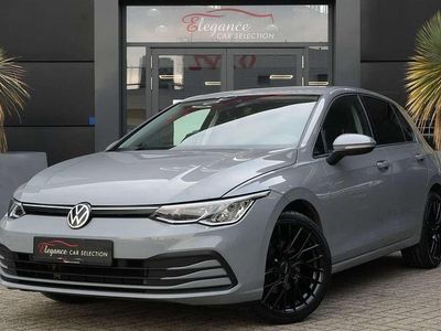 Grijs Occasion 2020 VW Golf VIII Style Hatchback | € 18.950 (Eerlijke prijs)