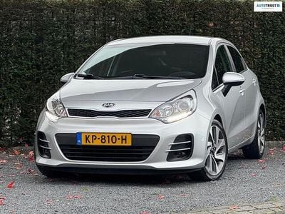 Grijs Gebruikt 2016 Kia Rio Hatchback | € 8.950 (Eerlijke prijs)