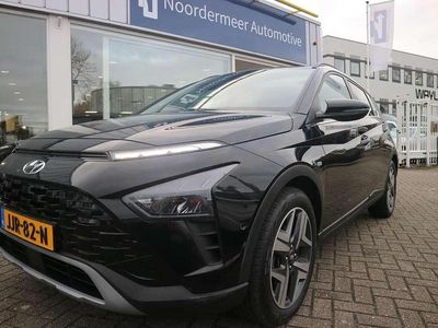 Zwart (metallic) Gebruikt 2022 Hyundai Bayon Premium SUV | € 17.450 (Eerlijke prijs)
