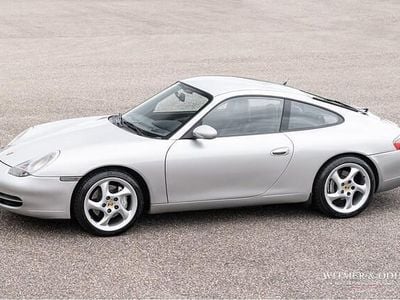 Porsche 911 Carrera 4