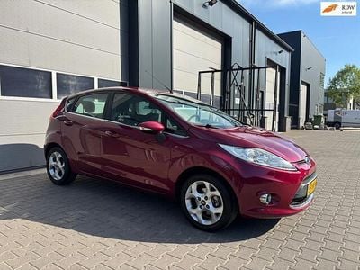 Rood Occasion 2010 Ford Fiesta Titanium Hatchback | € 5.750 (Eerlijke prijs)