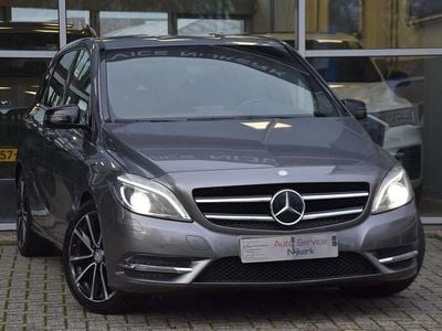 Grijs Gebruikt 2014 Mercedes B180 Ambition MPV | € 8.499 (Super prijs)