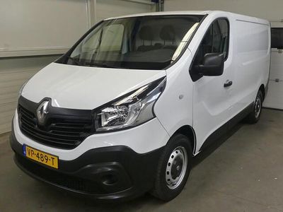 Wit Occasion 2015 Renault Trafic MPV | € 5.945