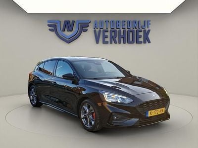Zwart Gebruikt 2021 Ford Focus ST-Line Hatchback | € 19.900 (Eerlijke prijs)