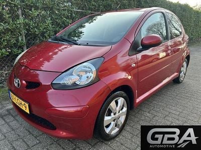 Occasion Toyota Aygo 68 PK (50 kW) 2010 Rood Hatchback