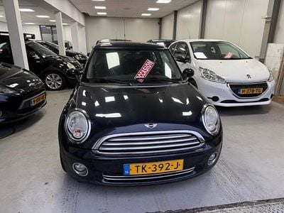 Zwart (metallic) Gebruikt 2007 Mini Cooper Chili Hatchback | € 3.249 (Eerlijke prijs)