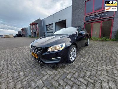 tweedehands Volvo V60 2.0 D4 Momentum, Onderhoudsafspraak: All, Kilometerstand laatste onderhoud: 216.008 km