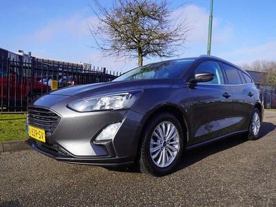 Grijs (metallic) Occasion 2022 Ford Focus Business Edition Stationwagen | € 15.945 (Super prijs)