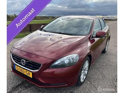 Rood Gebruikt 2014 Volvo V40 Summum Stationwagen | € 12.950 (Eerlijke prijs)