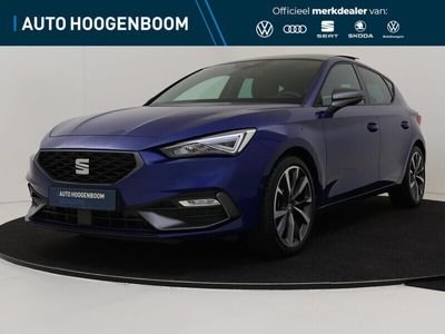 tweedehands Seat Leon 1.5 eTSI FR | Stoelverwarming | Panoramadak | Achteruitrijcamera | Parkeerassistent | Navigatie | Keyless | Draadloze telefoonlader |