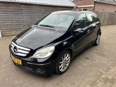 Mercedes B200