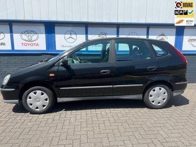 Nissan Almera Tino