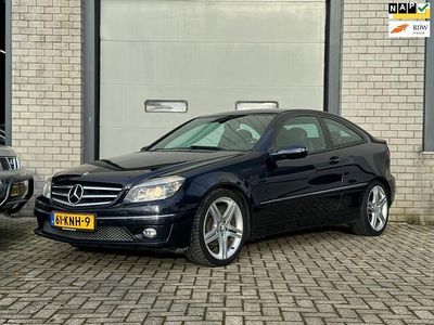 Zwart Gebruikt 2010 Mercedes 200 Coupé | € 2.750