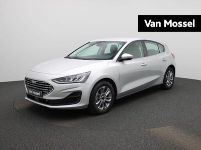 Grijs Gebruikt 2023 Ford Focus Titanium Hatchback | € 21.400 (Eerlijke prijs)