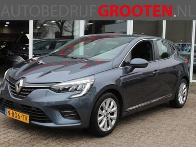 Occasion Renault Clio V Intens 93 PK (68 kW) 2022 Grijs (metallic) Hatchback